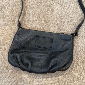 Marc Jacob’s cross body purse black leather with black hardware rare find!